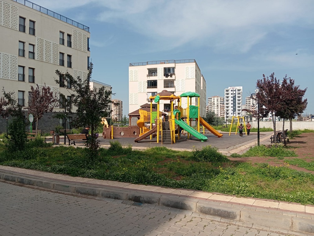 Yenişehir TOKİ’de yağmur Çilesi: Evler oturulamaz hale geldi, muhatap yok!