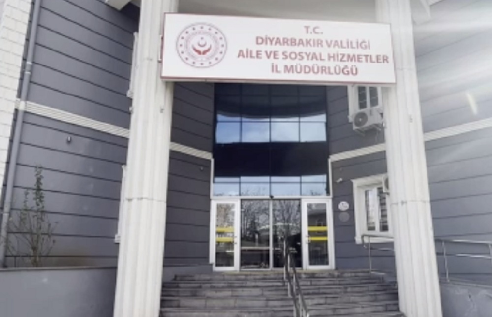 Diyarbakır Yenigün yazdı, bakanlık düğmeye bastı: O müdür görevden alındı!