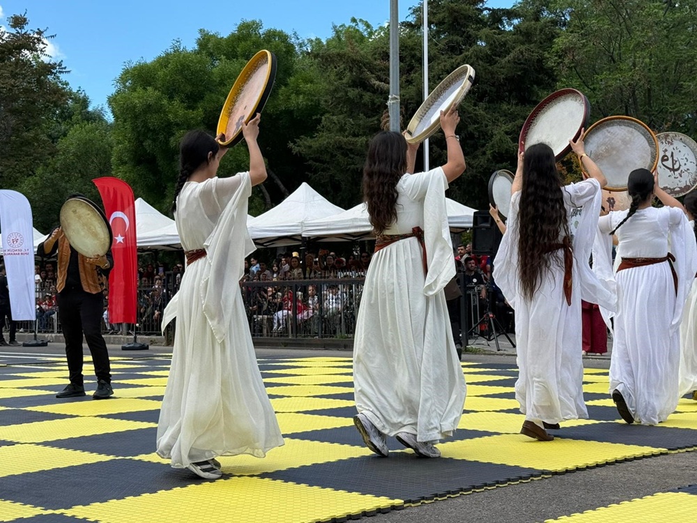 Diyarbakır’da 19 Mayıs coşkuyla kutlandı