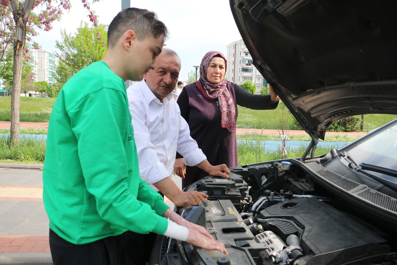 Kelebek hastası çocukları için aldığı araç kabusu oldu