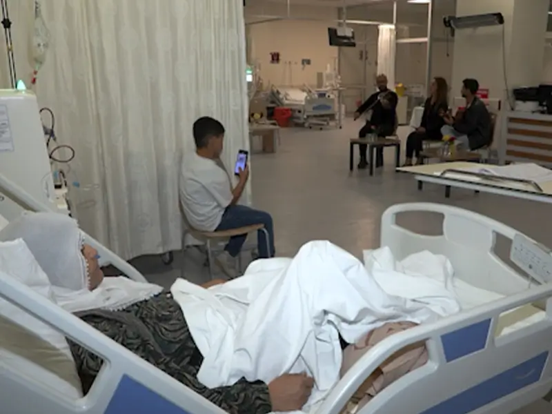 Diyarbakır’da matematik öğretmeninden diyaliz hastalarına "Müzikli Şifa"