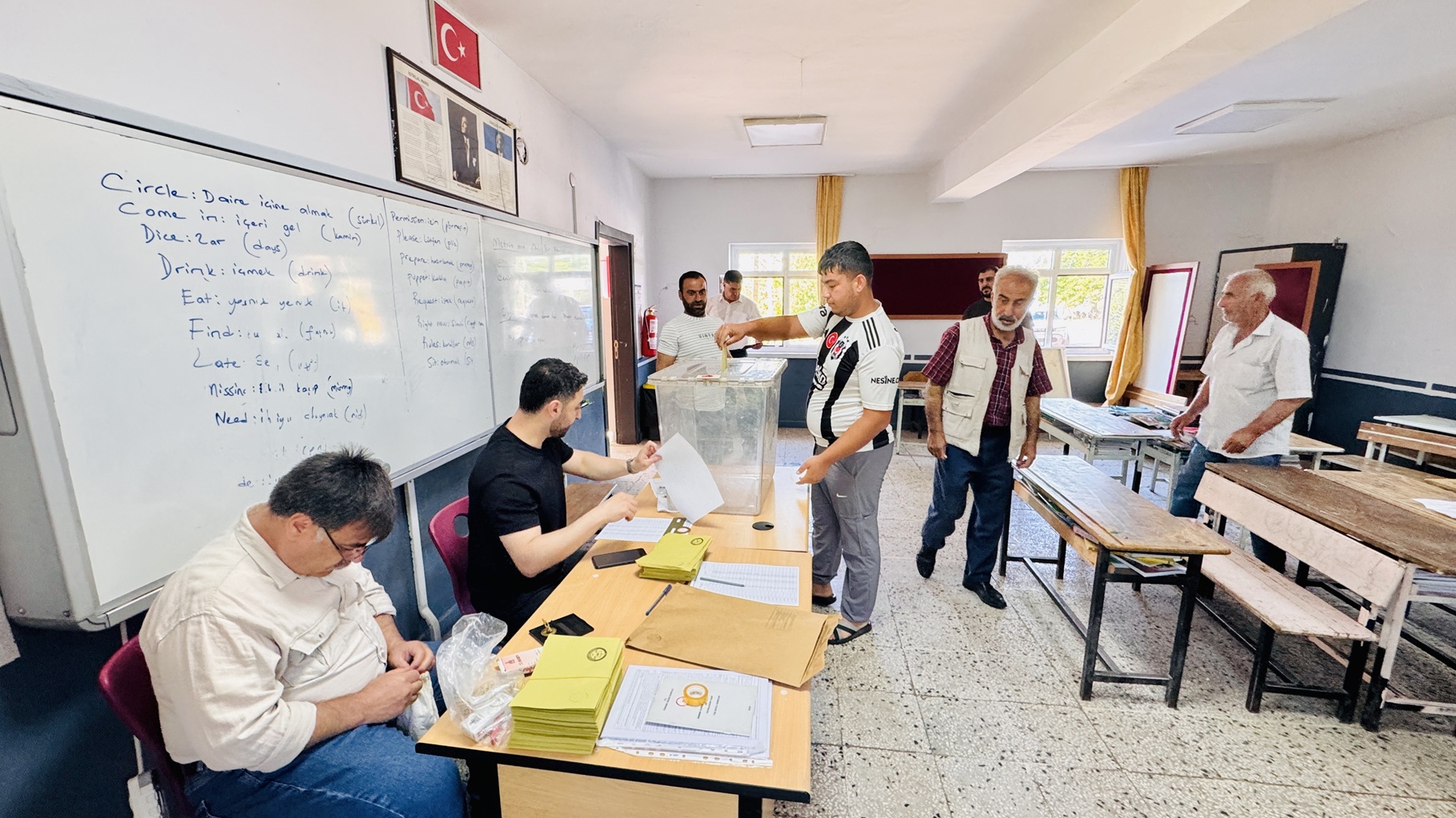 Narin Güran'ın mahallesinde seçmen muhtarlık için sandık başına gitti