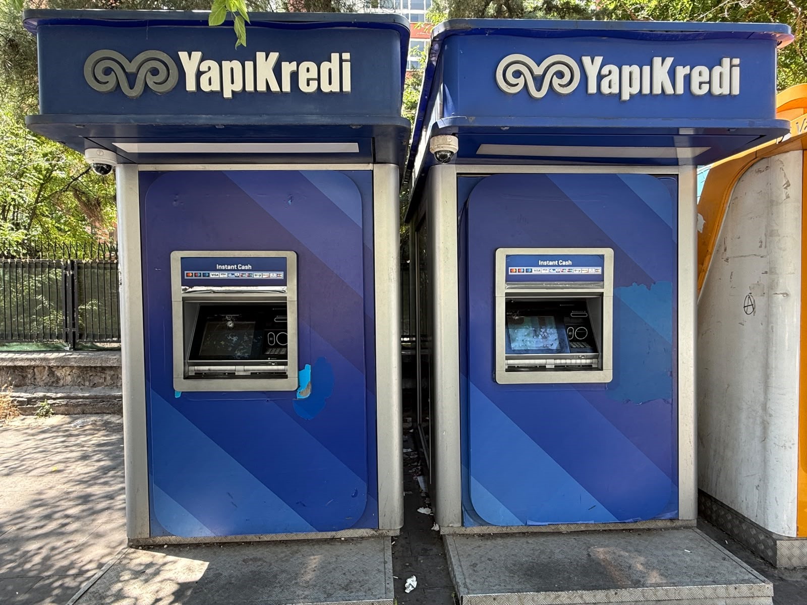 Diyarbakır'da Yapı Kredi ATM'si kurşunlandı