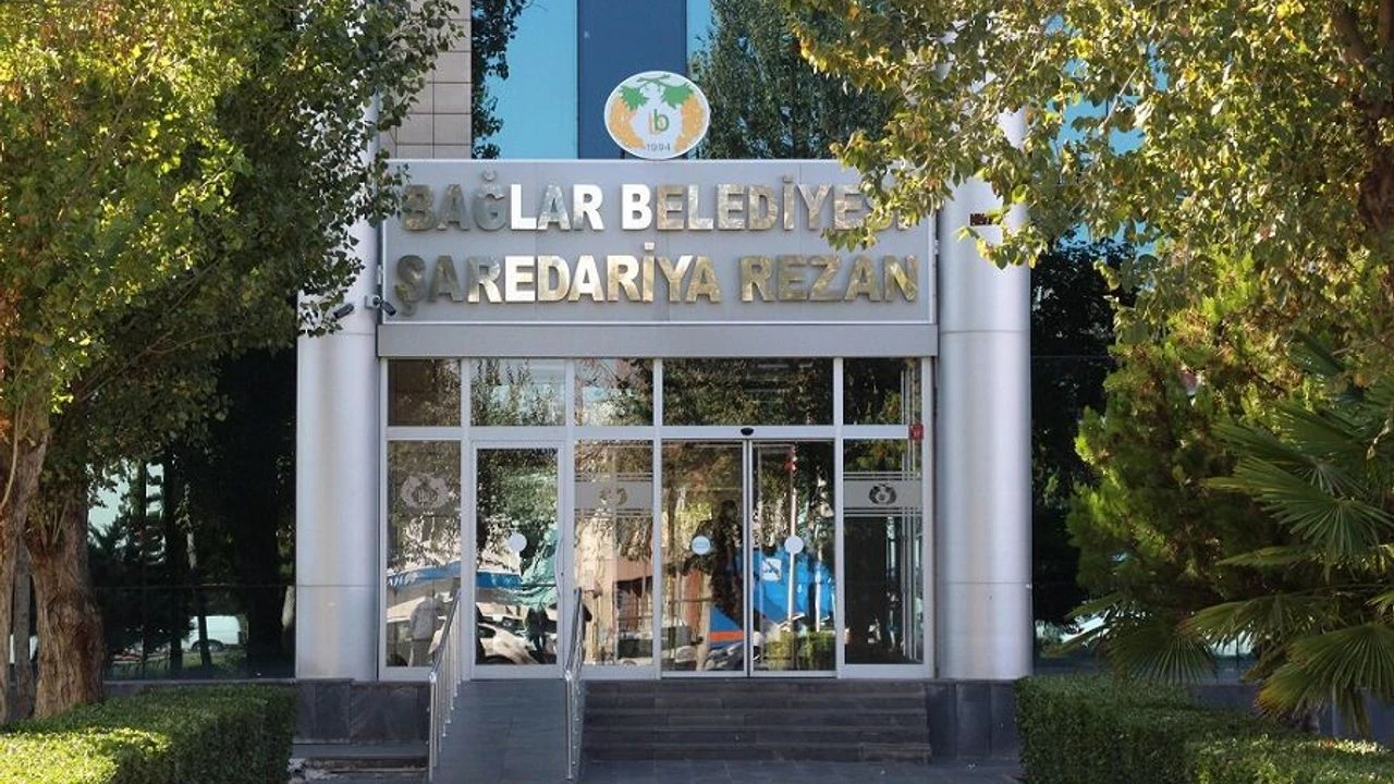 Bağlar Belediyesi'nde maaş krizi büyüyor: ‘Zam beklerken icralık olduk!’