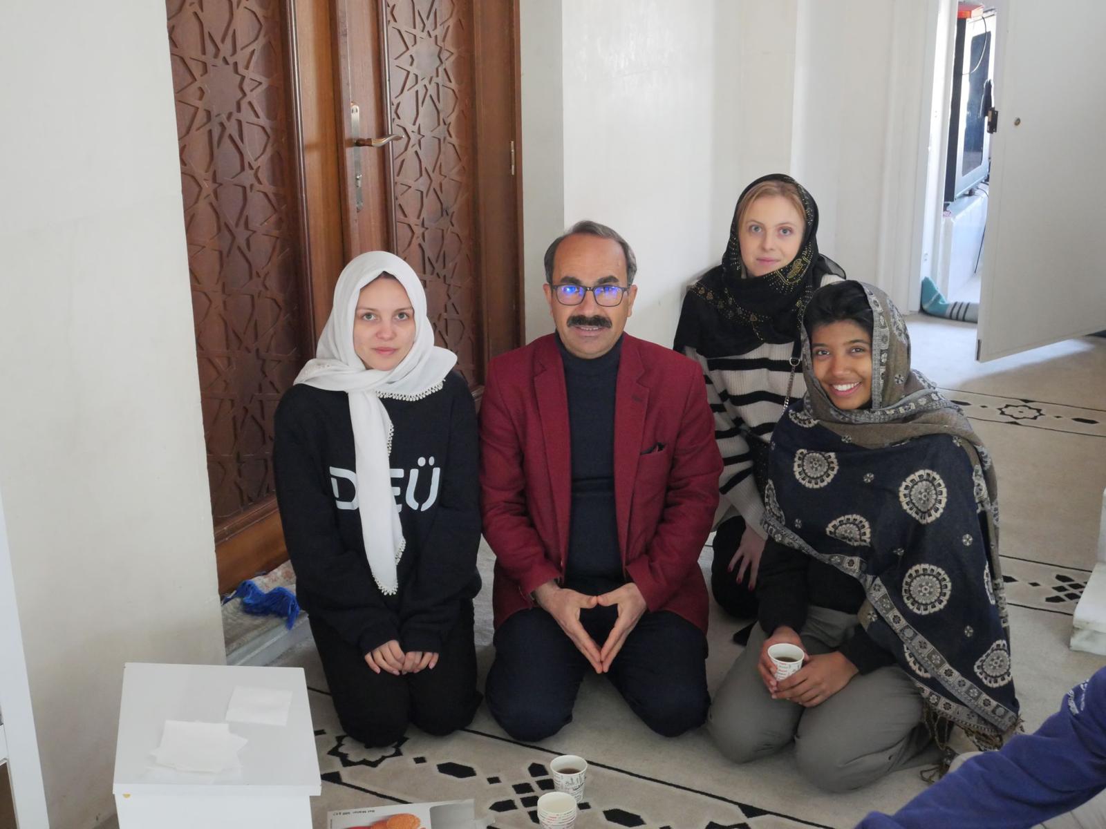 Diyarbakır’da gönül köprüsü: Fransız turistleri evinde ağırladı!