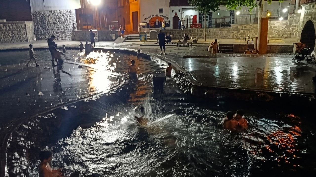 Diyarbakır’da çocukların vahası Anzele, geceleri de hareketli