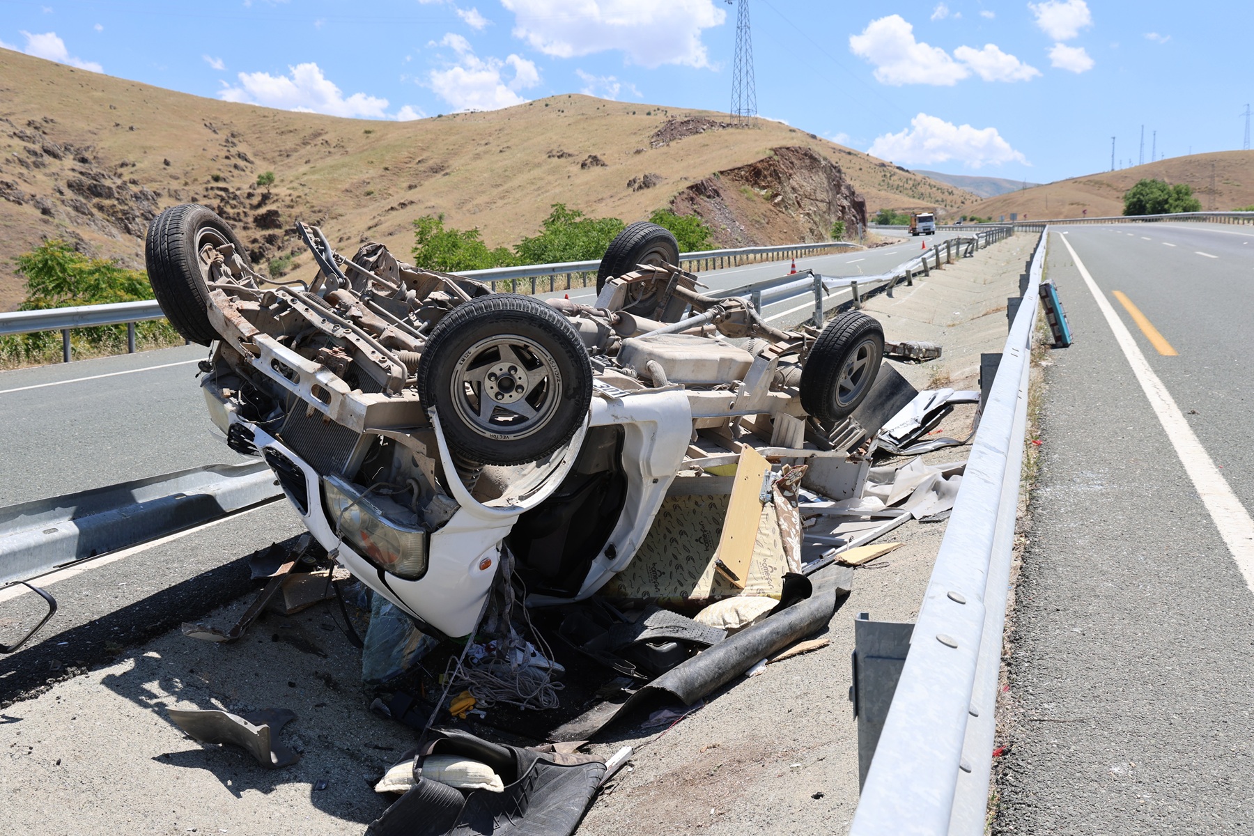 Elazığ-Diyarbakır karayolunda feci kaza!