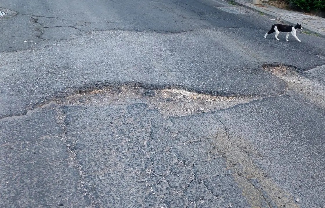 Yenişehir TOKİ Sakinlerinin Yol Çilesi Bitmiyor:  Araçlarımız hurdaya döndü!
