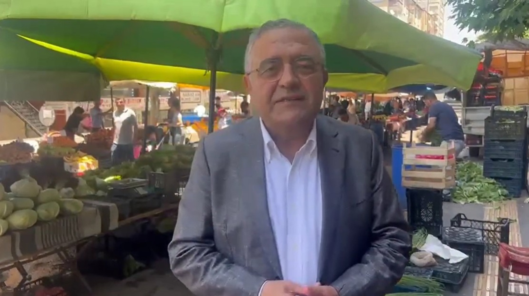 CHP’li Sezgin Tanrıkulu Diyarbakır pazarından seslendi:  Enflasyon asgari ücretten 5 bin lira çaldı