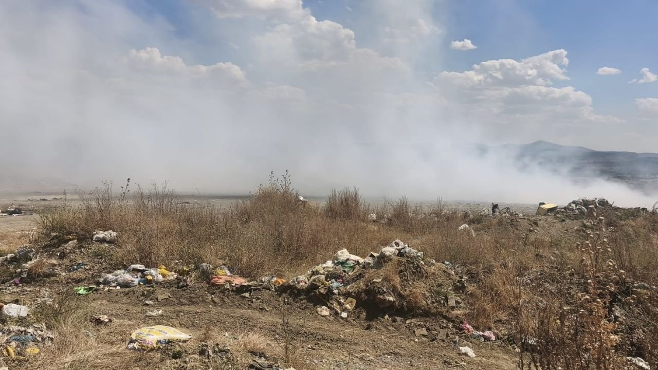 Diyarbakır |Lice'yi çöplükteki yangın esir aldı