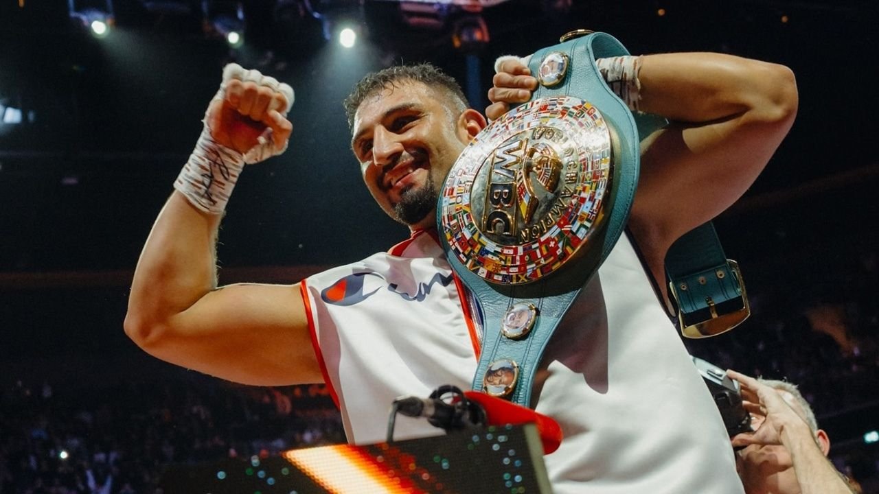 Agit Kabayel WBC Ağır Siklet Dünya Şampiyonu oldu