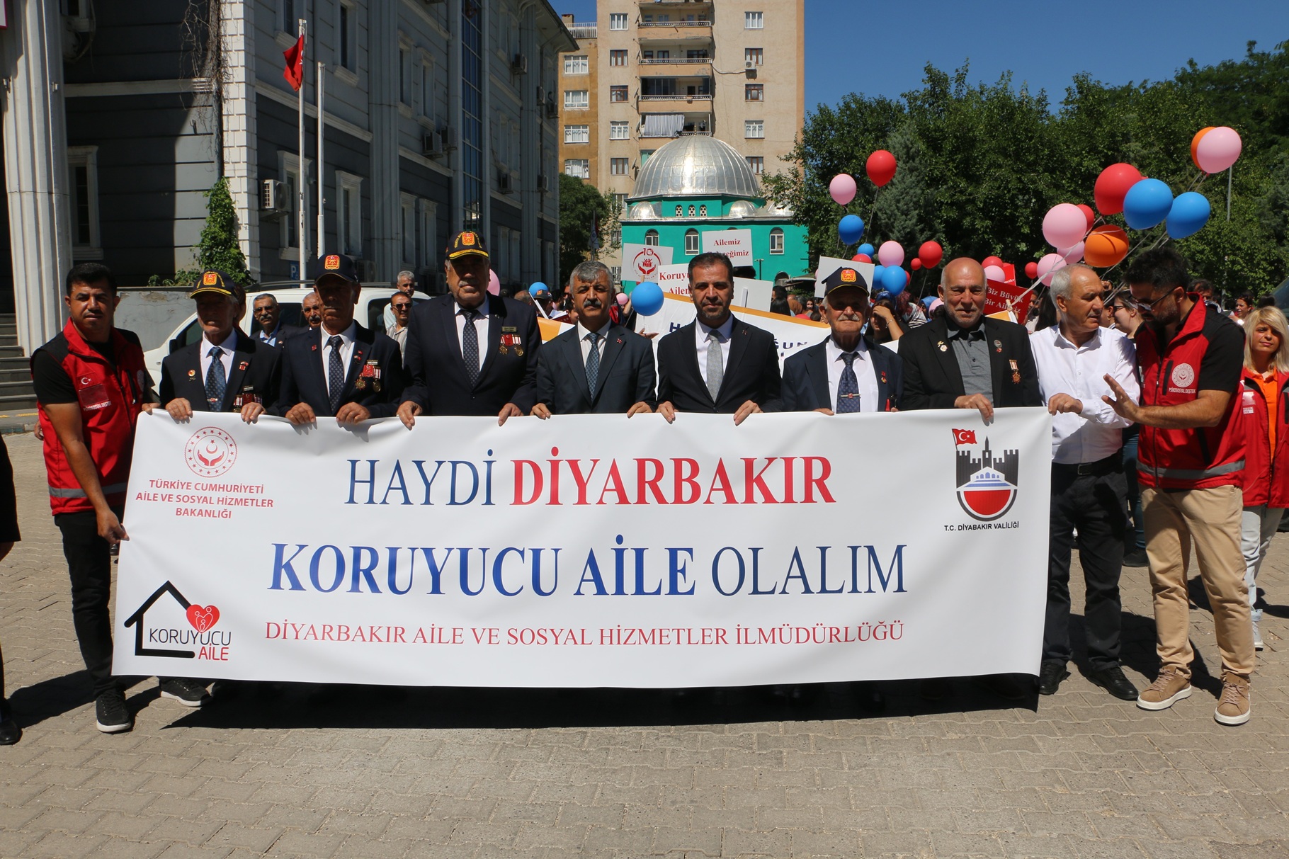 Diyarbakır'da ‘Korucu Aile Yürüyüşü’ düzenlendi