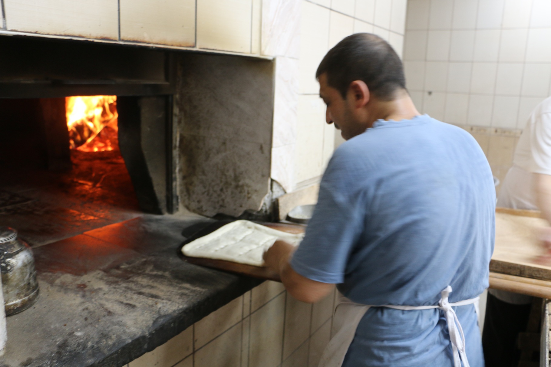 Diyarbakır’da dışarısı 40, içerisi 60 derece! Fırın ustalarının ateşle imtihanı