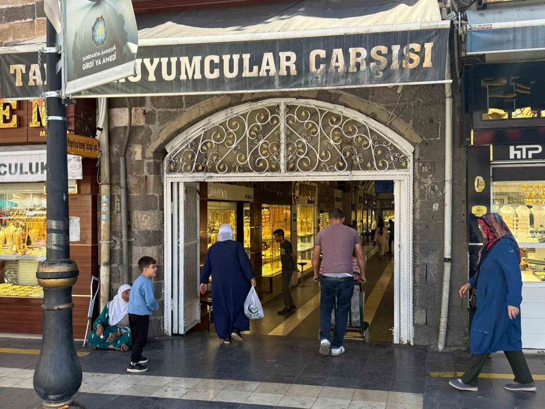 Diyarbakır’da düğün sezonunda altın çıkmazı:  Ya fırsat ya emanet!