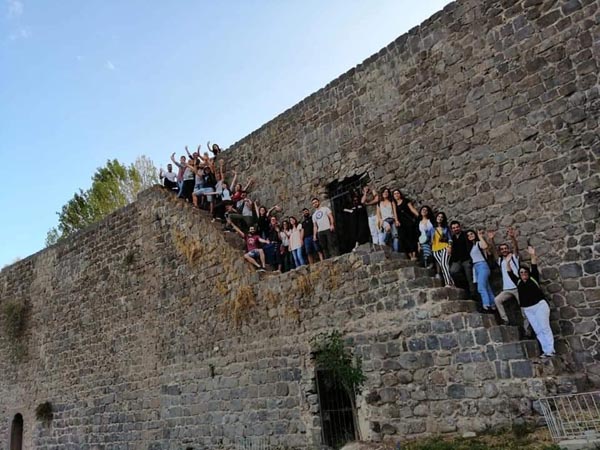29 genç Diyarbakır’da buluştu