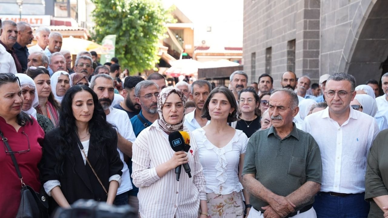 Diyarbakır Sur’da “Karanlık Sokaklar” tepkisi: DEDAŞ ve kurumlara yatırım çağrısı