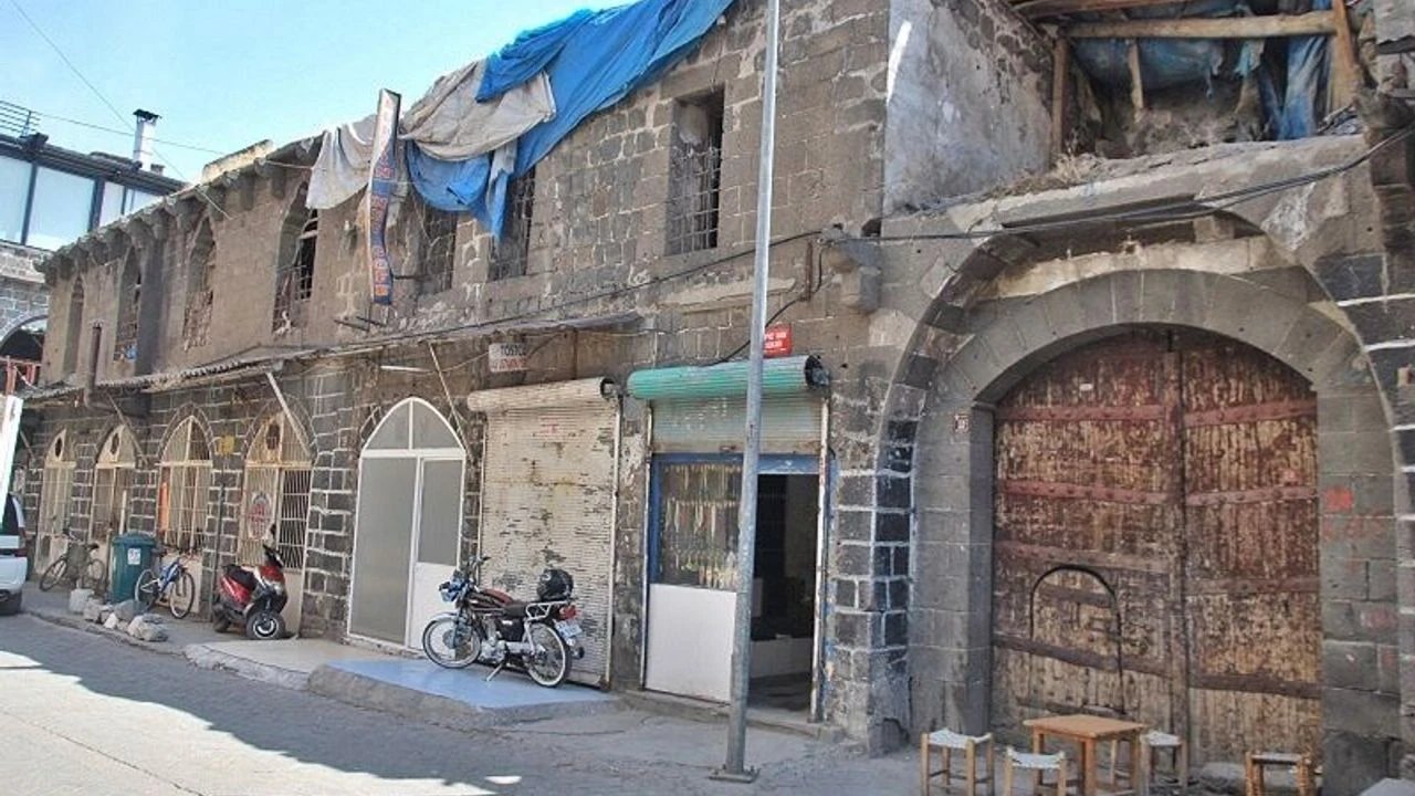 Diyarbakır’da tarihi Çifte Han’da hukuk savaşı bitti, esnafa 10 gün süre verildi!