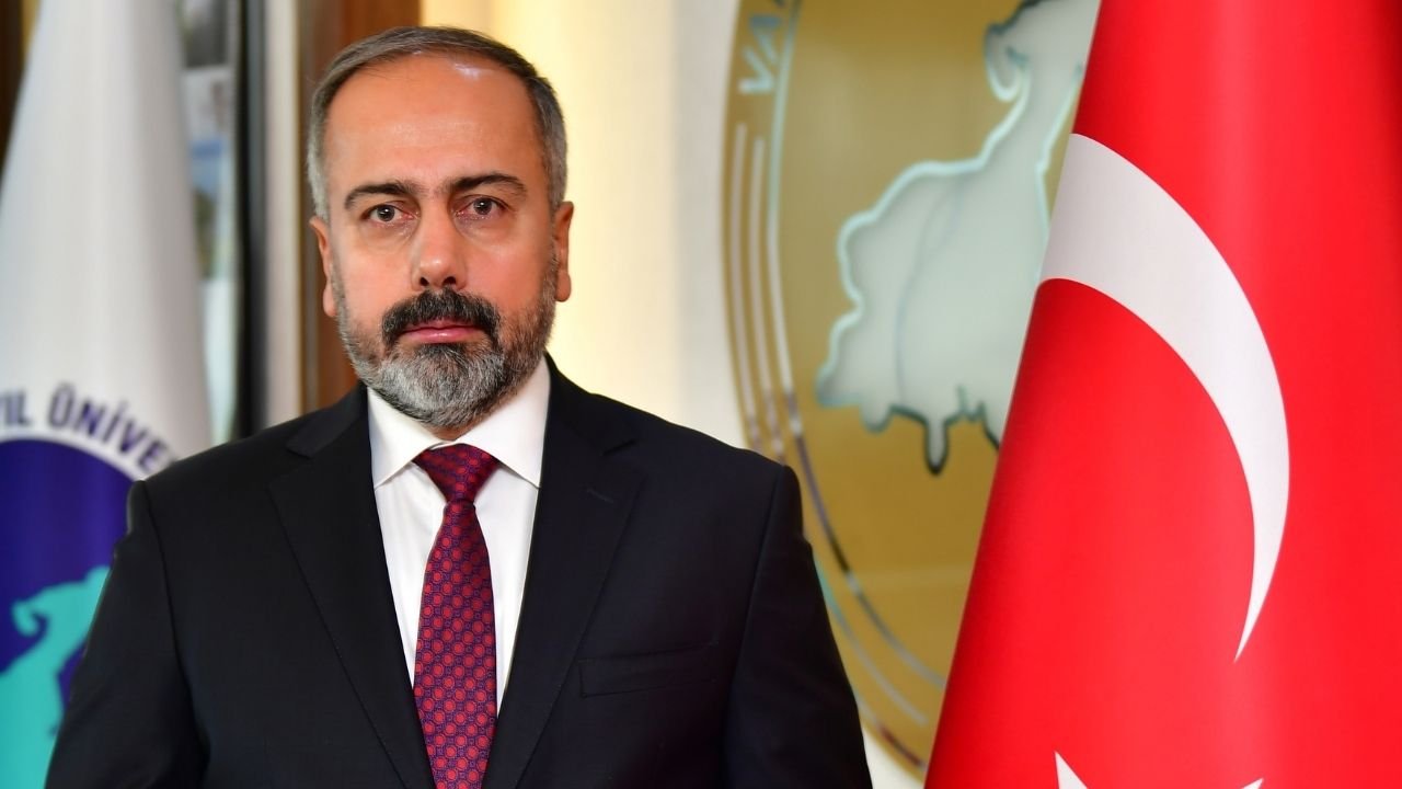 Van YYÜ Rektörü Hamdullah Şevli hakkındaki iddialar meclis gündeminde