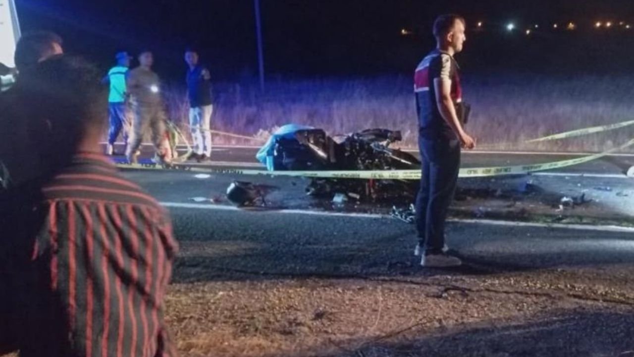 Diyarbakır’da iş makinesine çarpan motosiklet sürücüsü yaşamını yitirdi