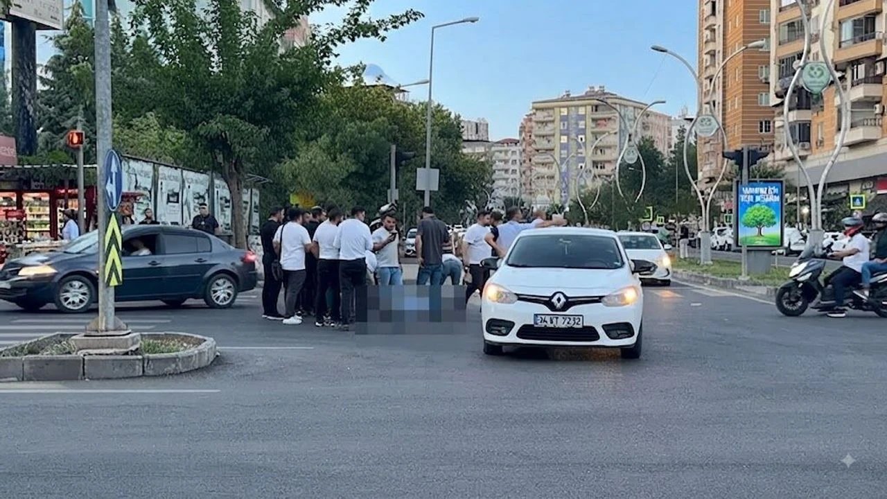 Diyarbakır’da otomobilin çarptığı bisiklet sürücüsü ağır yaralandı