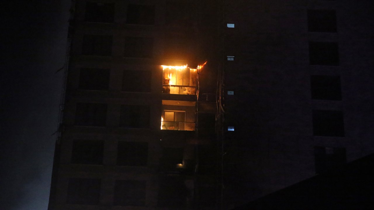 Diyarbakır’da 12 katlı plazada korkutan yangın