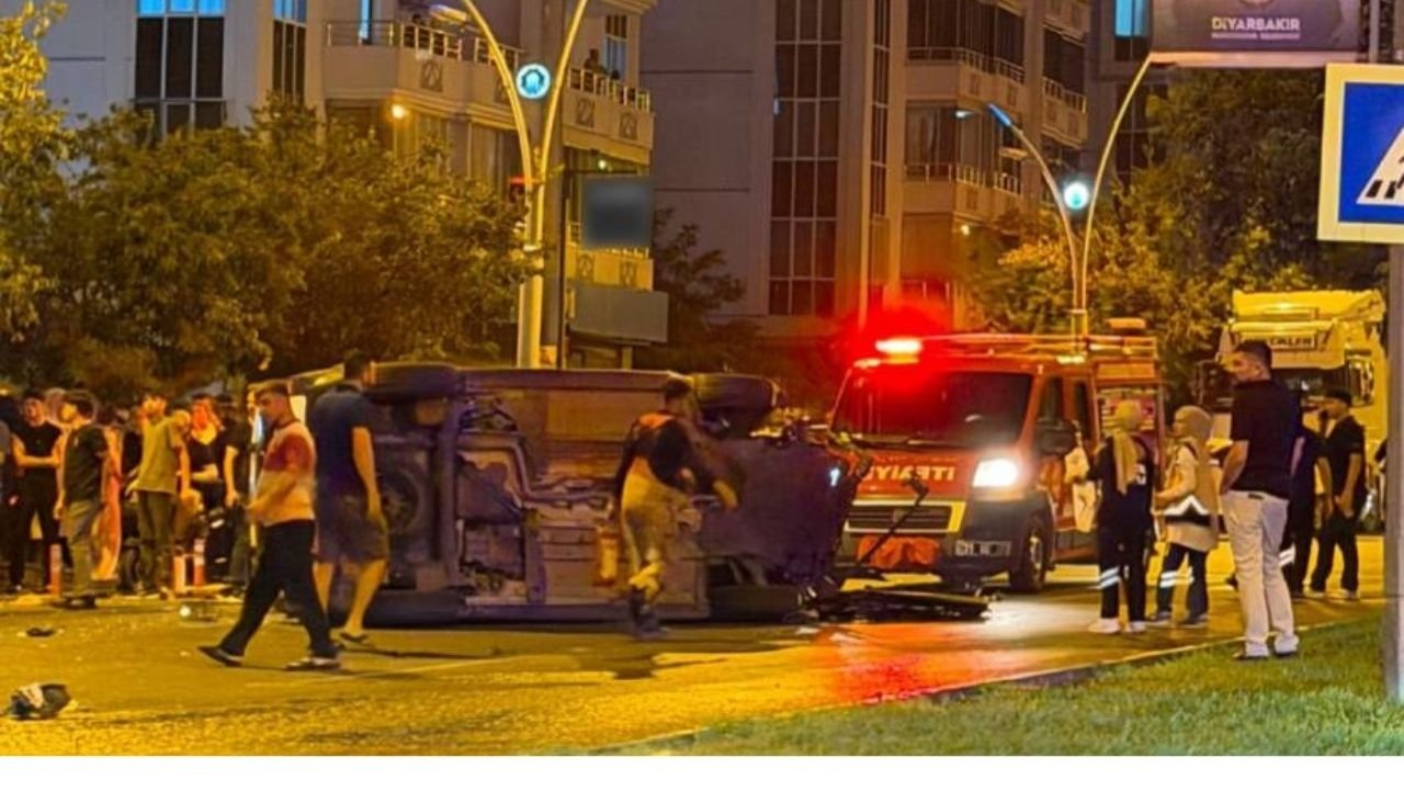 Diyarbakır’da gece yarısı ilginç kaza: 3 yaralı
