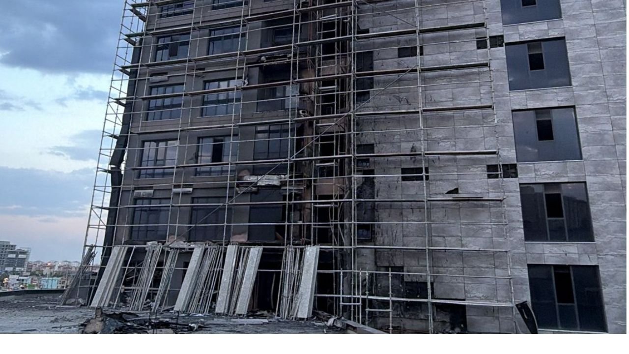 Diyarbakır’da yangında hasar gören Ay Yapı Corner Plaza yaralarını sarıyor