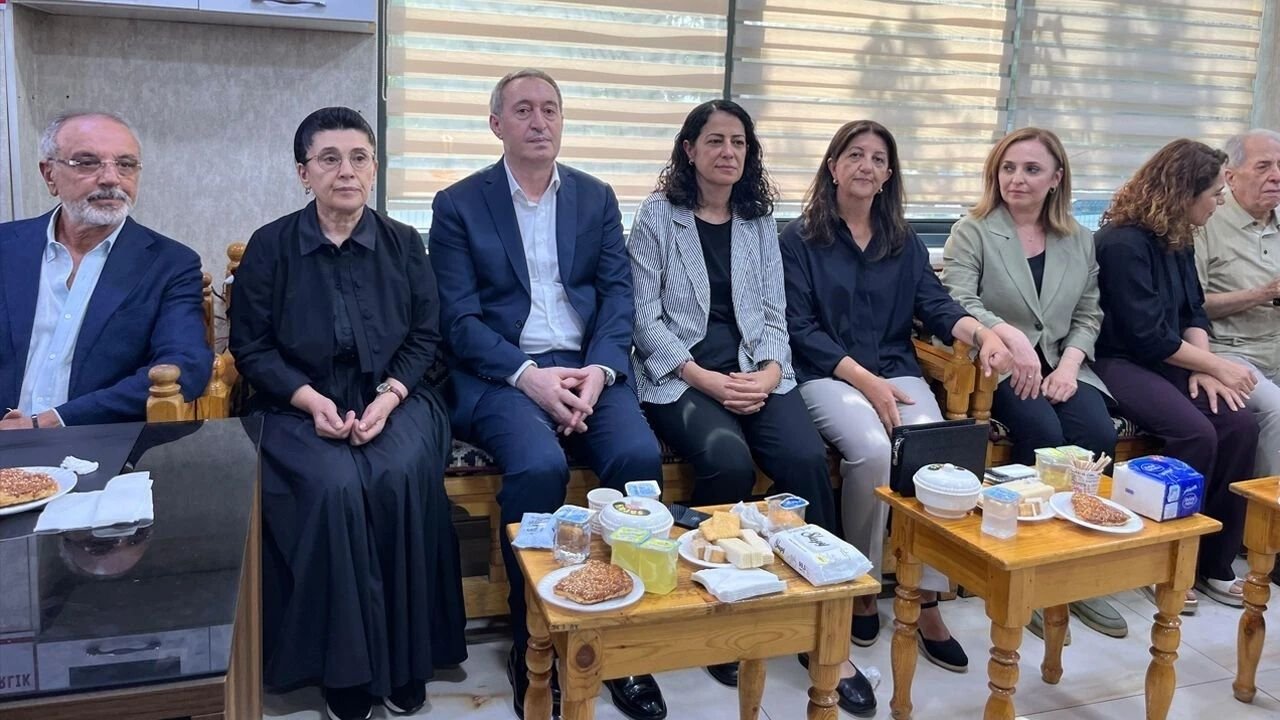Diyarbakır’da Mehdi Zana’nın taziyesine ziyaretler sürüyor