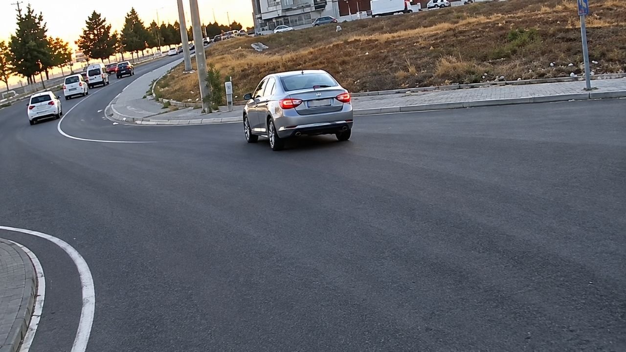 Diyarbakır’da akıl almaz kaza;  1’i ağır, 3 yaralı