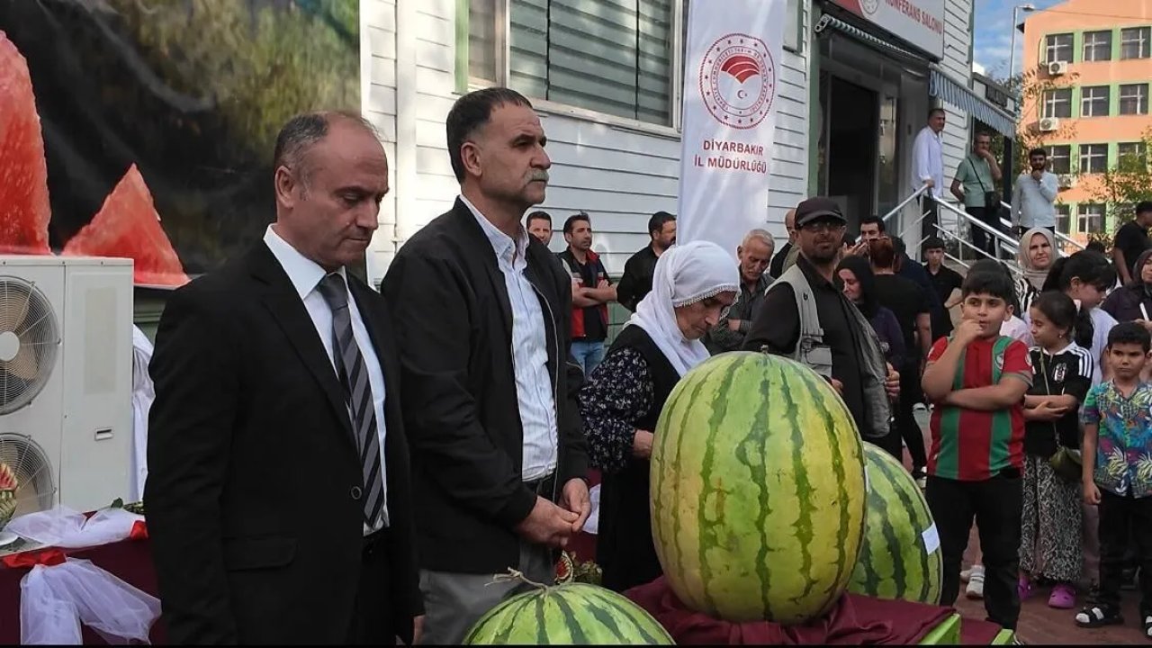 Diyarbakır’ın şampiyon karpuzu 47 kilo 900 gram
