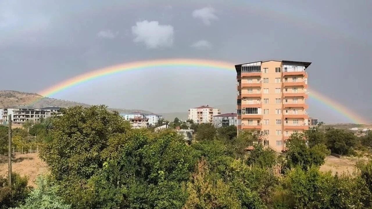 Diyarbakır’da görsel şölen; Gökkuşağı görüntüsü büyüledi