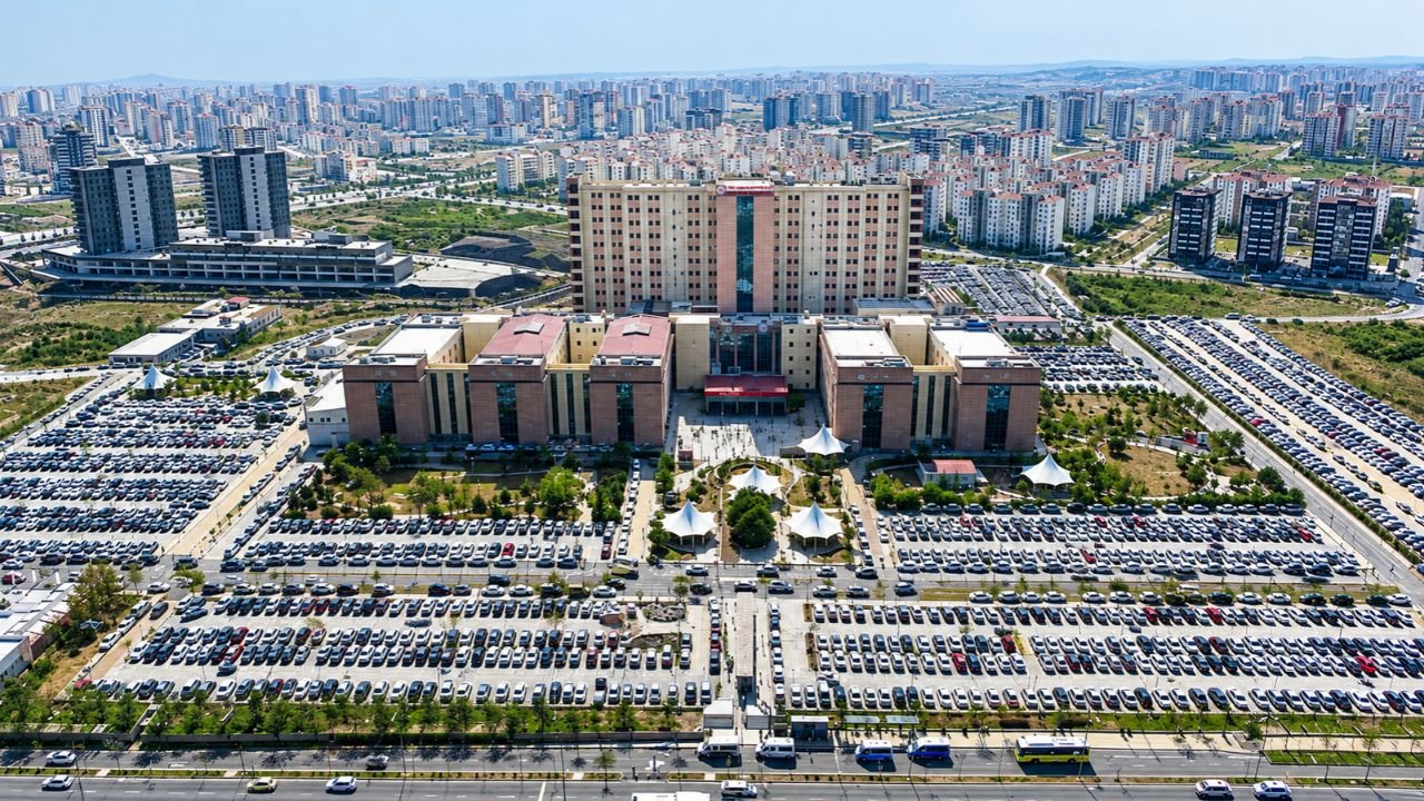 Bu fotoğrafa dikkatli bakın | Diyarbakır’da sağlık altyapısı tartışması: Sağlığa bakan yok