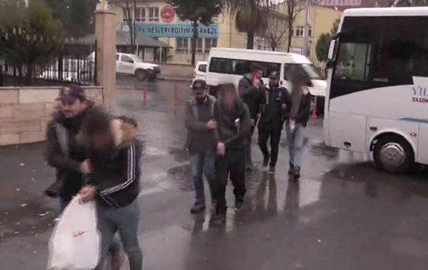 Video Haber: Dolandırıcılık yapan 15 kişi tutuklandı