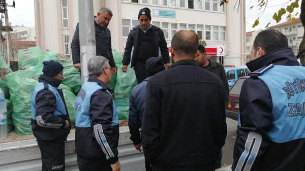 Ecrimisil borçlarını ödemeyen üç büfe kaldırıldı