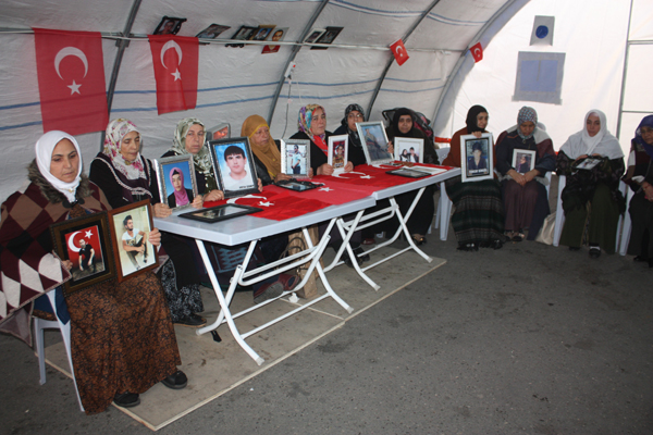 Evlat nöbeti tutan ailelerin sayısı 73'ye yükseldi