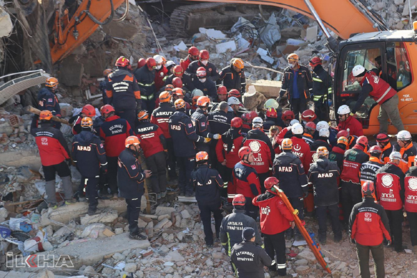 VİDEO HABER - Elazığ'daki depremde ölü sayısı 40'a yükseldi