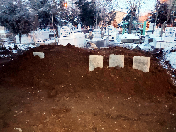 3 kardeş aynı mezarlığa gömüldü