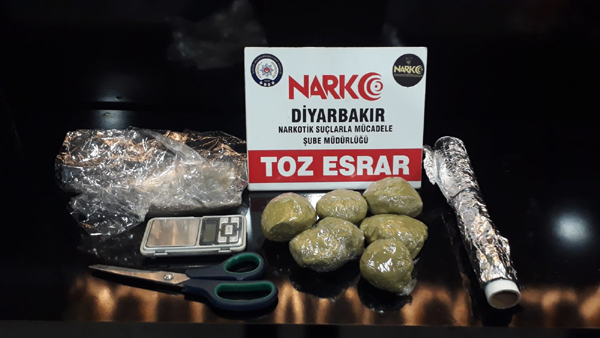 Diyarbakır’da 101 kilo esrar ele geçirildi