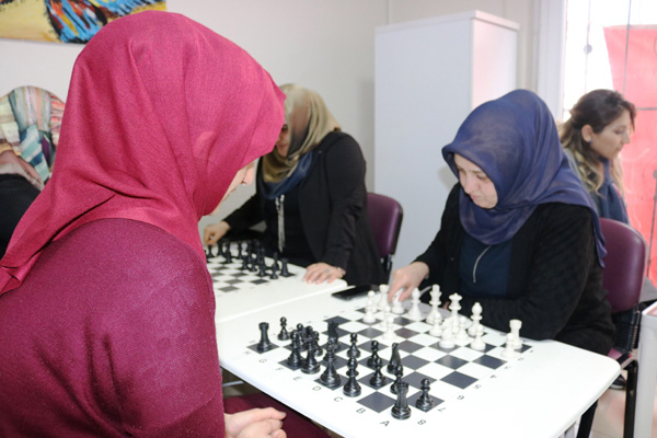 Diyarbakır’da ilk defa kadın satranç grubu kuruldu