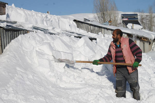 Video Haber: Tipi sonrası evler kar altında kaldı