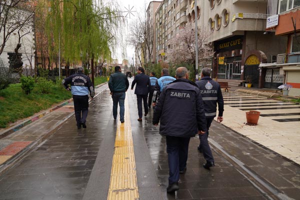 Zabıta ekiplerinden ‘koruna denetimi’