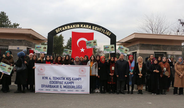 Diyarbakır'da tarihi mekânları gezdiler
