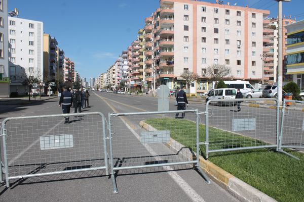 Diyarbakır'da Korona tedbirleri genişliyor! Bir cadde daha kapatıldı