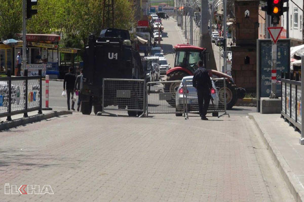 VİDEO HABER - Çınar'da bazı caddeler trafiğe kapatıldı