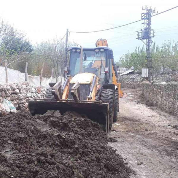 Eğil Belediyesi kırsal mahallelerde temizlik çalışması başlattı