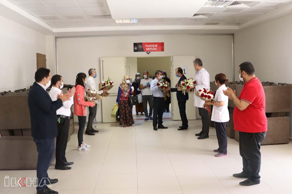 VİDEO HABER - Şanlıurfa’da Covid-19 tedavisi gören 5 kişi şifa bularak taburcu oldu