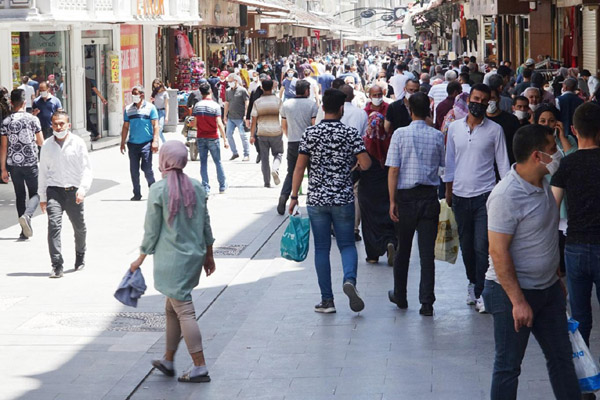 VİEO HABER - Gaziantep'te bayram öncesi çarşılarda oluşan yoğunluk dikkat çekti