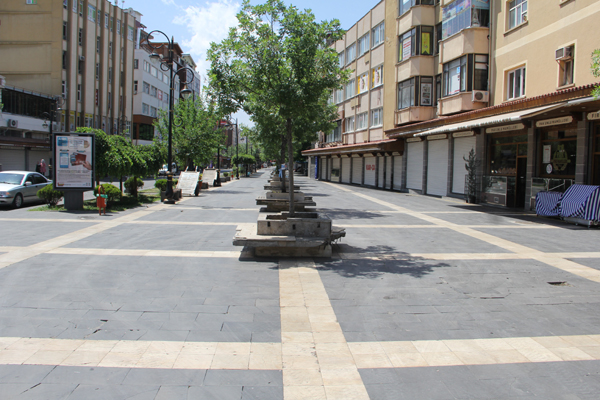 Diyarbakır bayramı 'sessiz' karşıladı