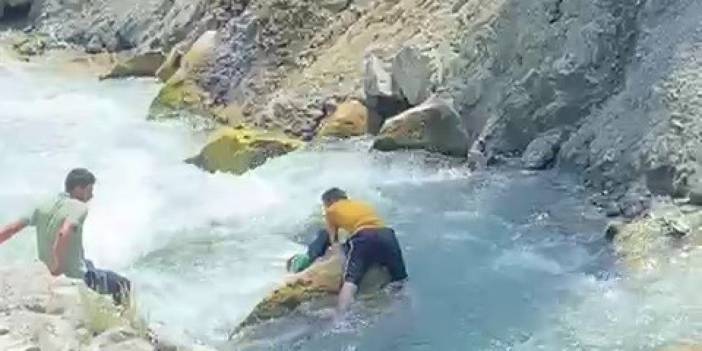 Dehşet anları kamerada!  Sarım Çayında akıntıya kapılan Vedat’ın son görüntüleri ortaya çıktı