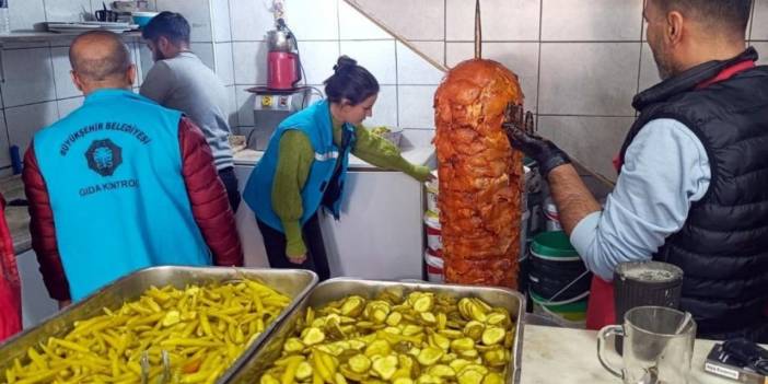 Diyarbakır’da son kullanma tarihi geçmiş 426 kilo ürün imha edildi